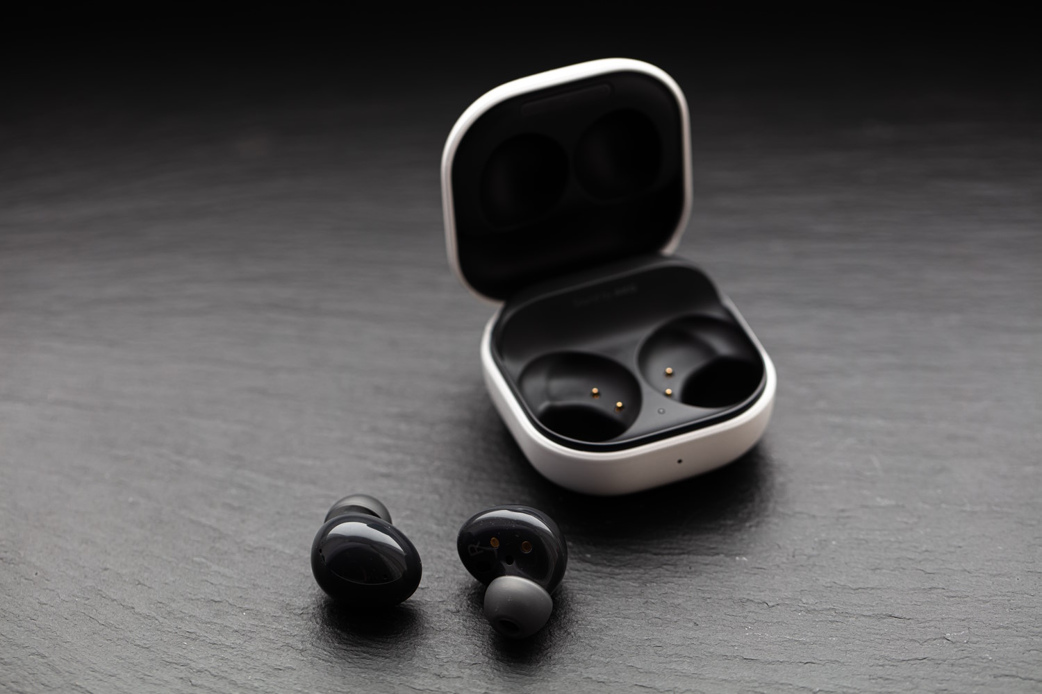 Auriculares true wireless negrosos